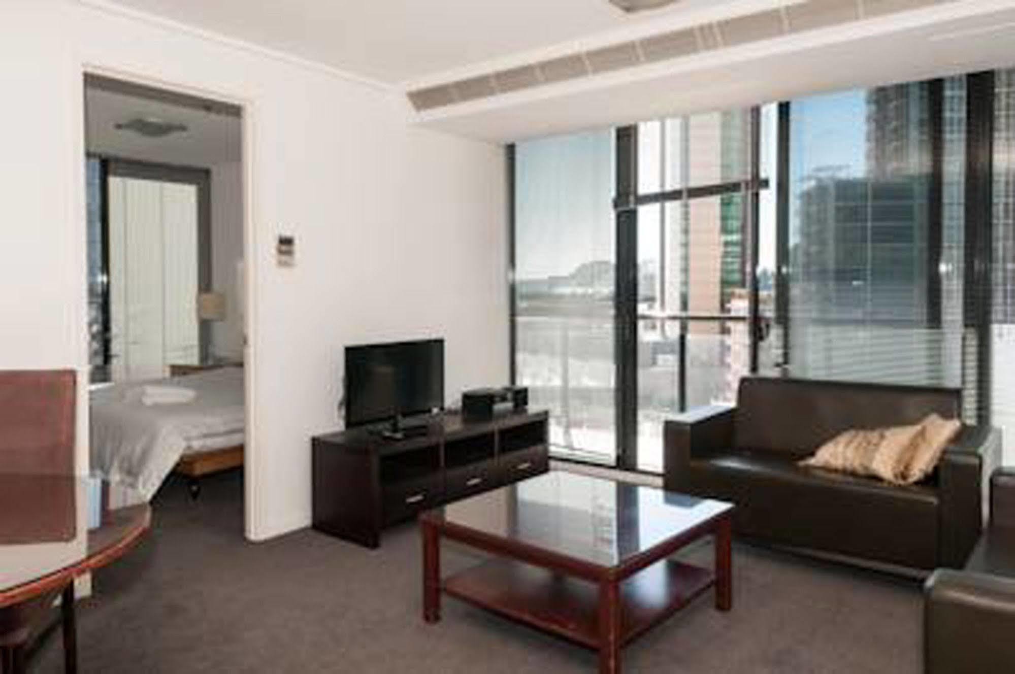 อินเนอร์ เมลเบิร์น เซอร์วิซ อพาร์ตเมนต์ Aparthotel ภายนอก รูปภาพ
