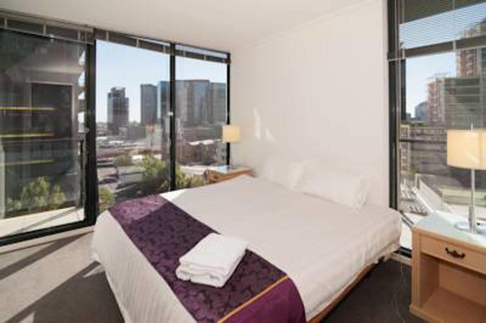 อินเนอร์ เมลเบิร์น เซอร์วิซ อพาร์ตเมนต์ Aparthotel ภายนอก รูปภาพ